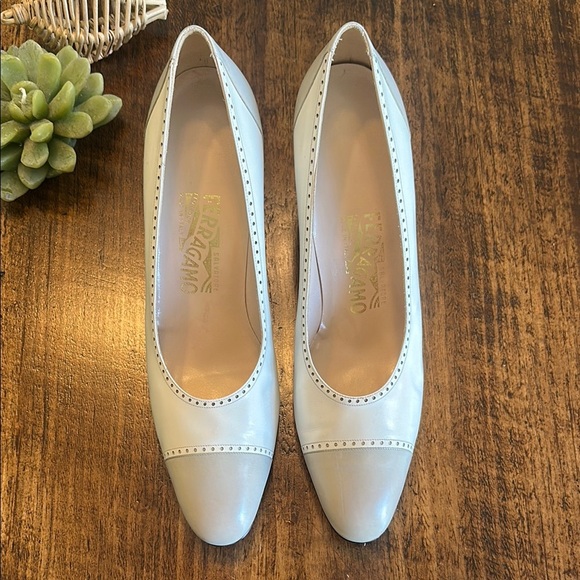 Salvatore Ferragamo | Vintage White & Gray Spectator Pumps, Size 11AAA - Picture 2 of 10